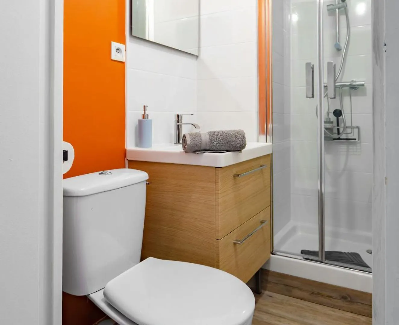 Le Petit Pasteur - Appartement Design Avec Sauna Vichy 0*,  France